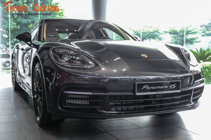 Dan choi Sai Gon chi 3,5 ty do Porsche Panamera 4S